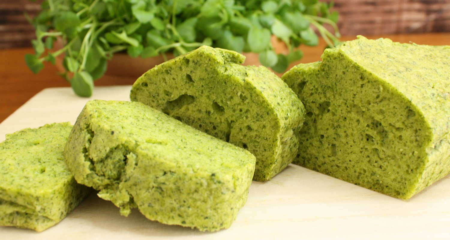 オリジナルケーキとクレソン